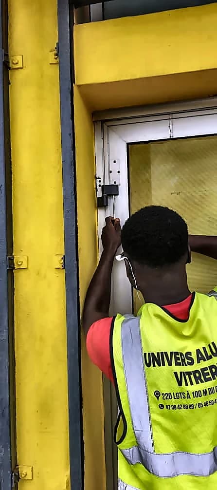 Réhabilitation intérieure — Agence commerciale — photo 2